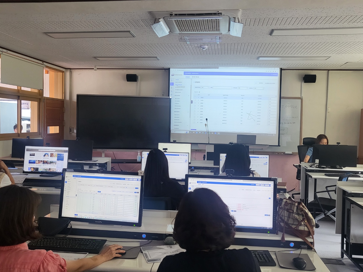 4세대 지능형 나이스 초등돌봄교실 사용자 연수 사진